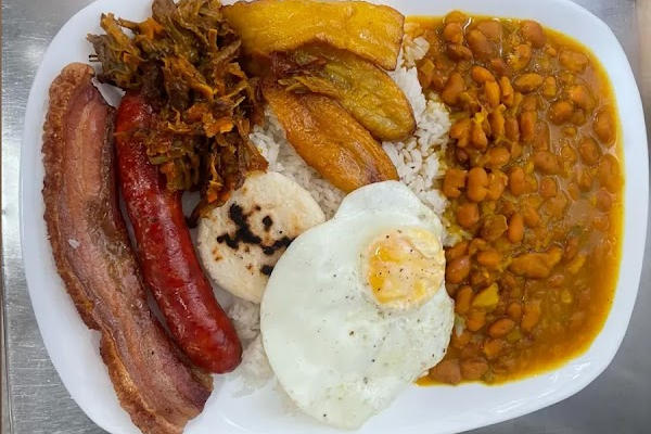 Bandeja Paisa en Vendrell